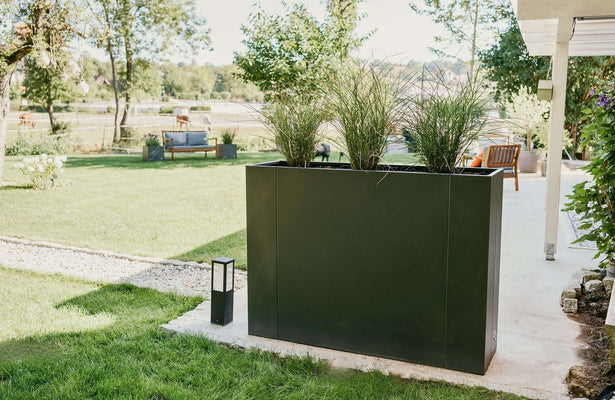 Langlebigkeit im Garten: Metallhochbeete im Vergleich zu Holz und Kunststoff